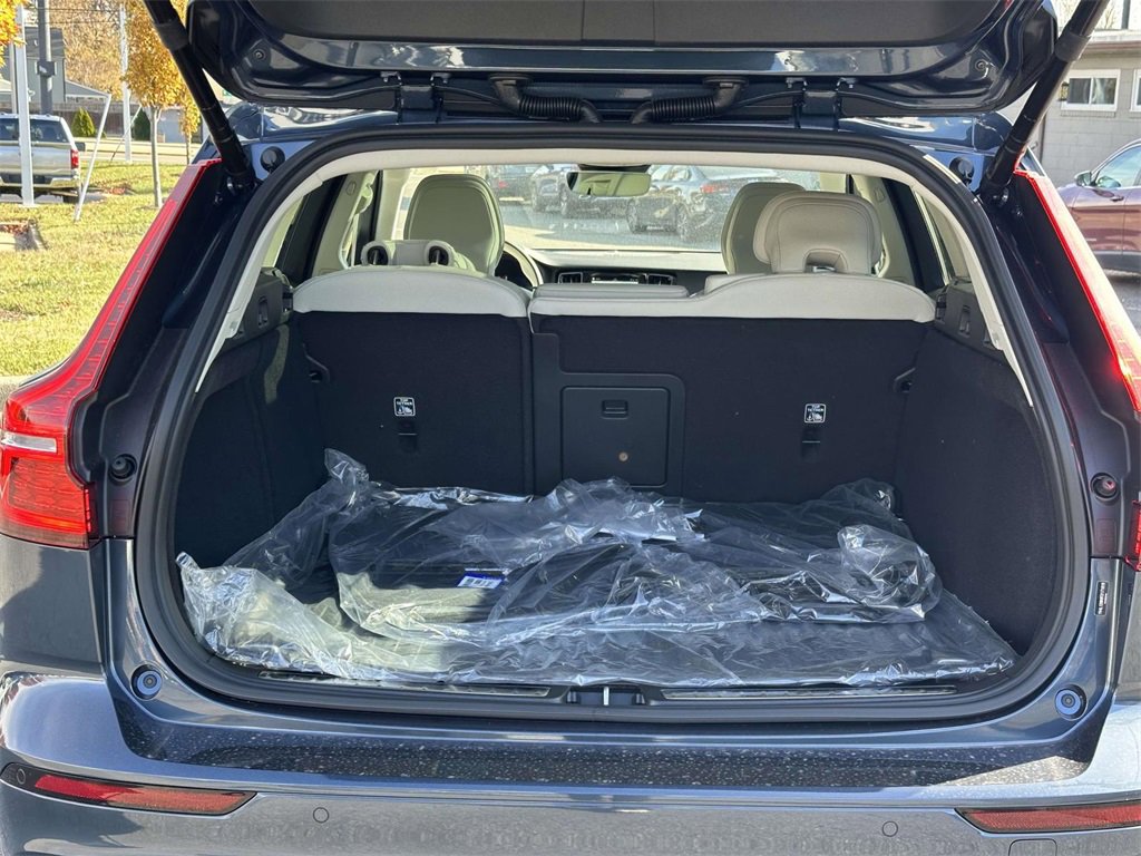 New 2026 Volvo V60 B5 Cross Country Plus w/ Climate Package image 13