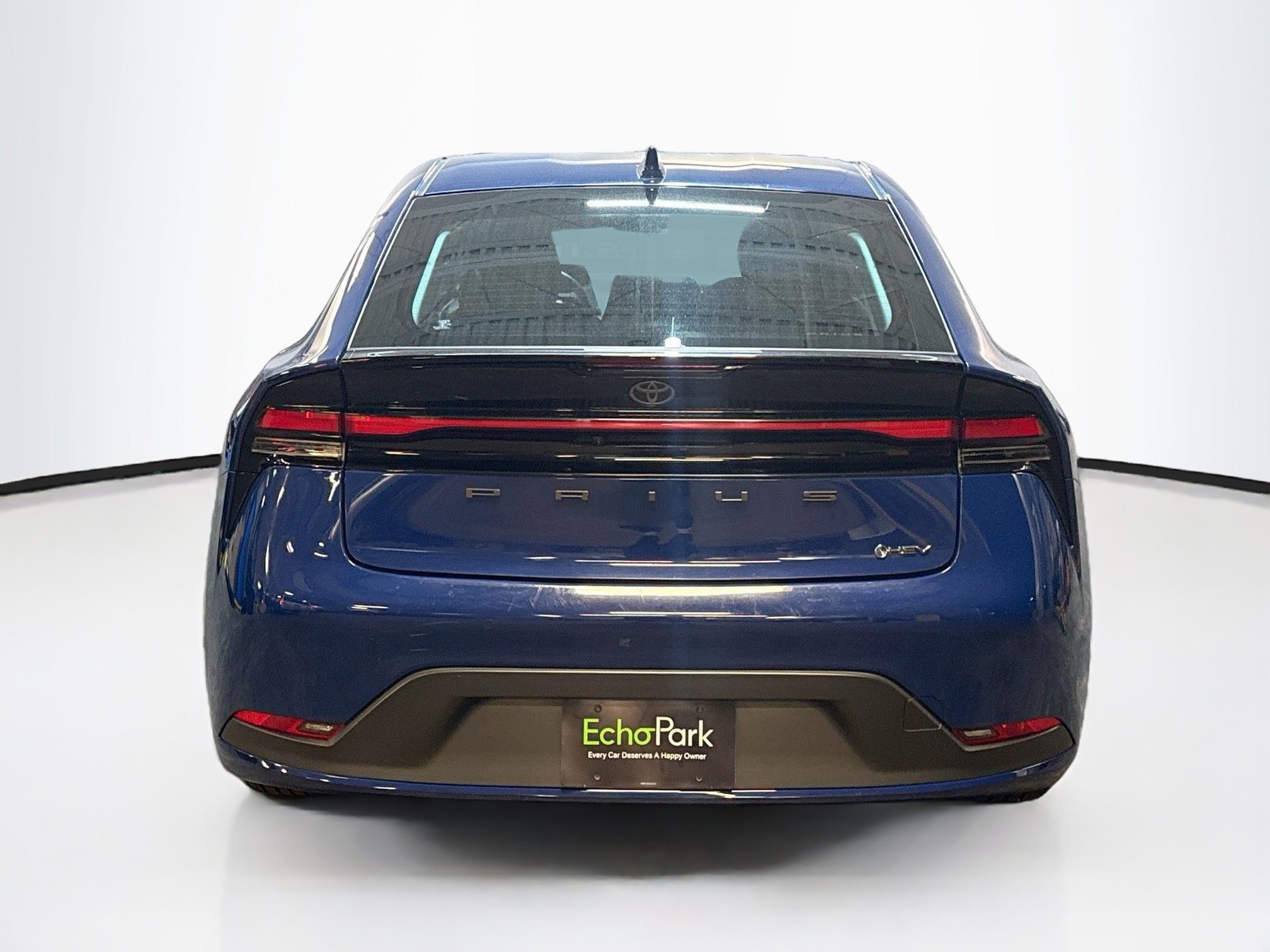 Used 2025 Toyota Prius LE FWD image 7