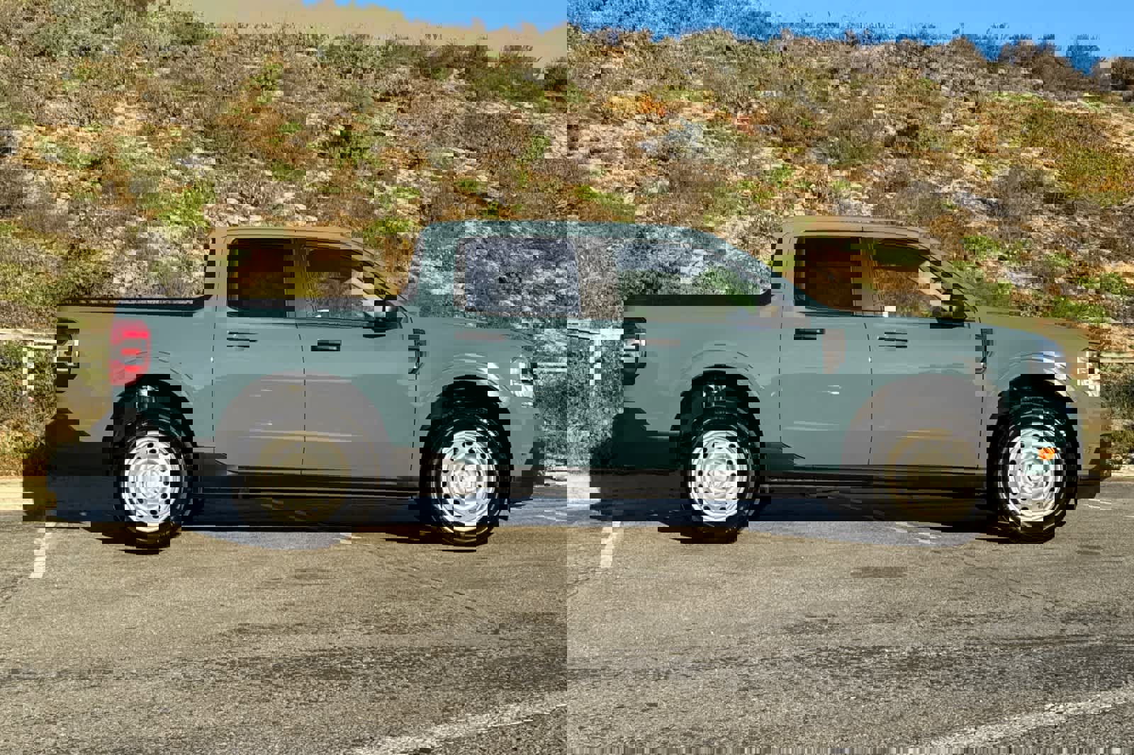 Used 2023 Ford Maverick XL image 6