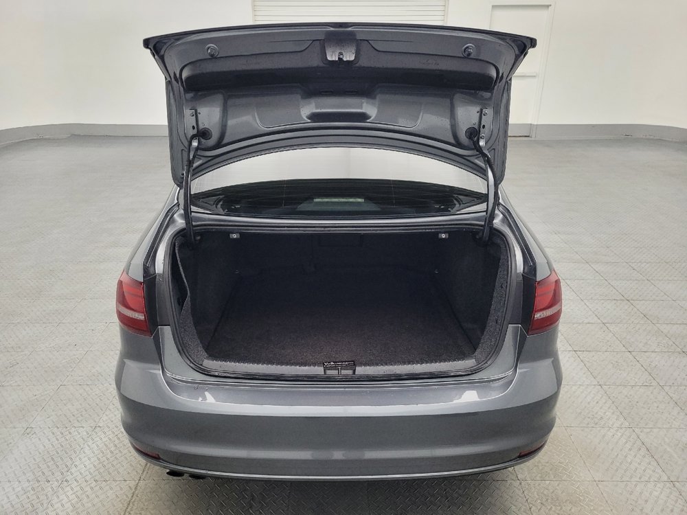 Used 2016 Volkswagen Jetta Sport FWD image 29