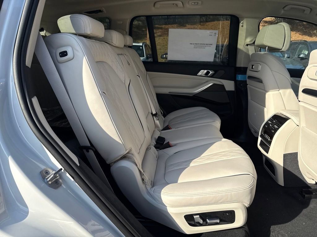 New 2026 BMW X7 xDrive40i image 29
