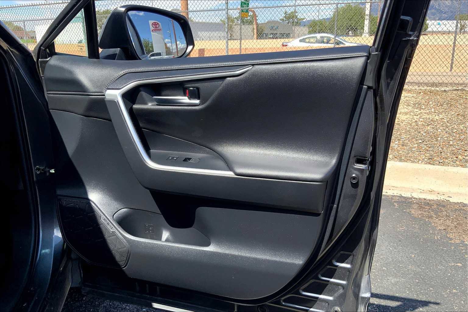 Used 2023 Toyota RAV4 Limited image 19