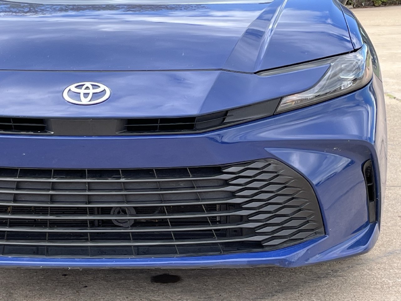 Used 2025 Toyota Camry LE FWD image 8