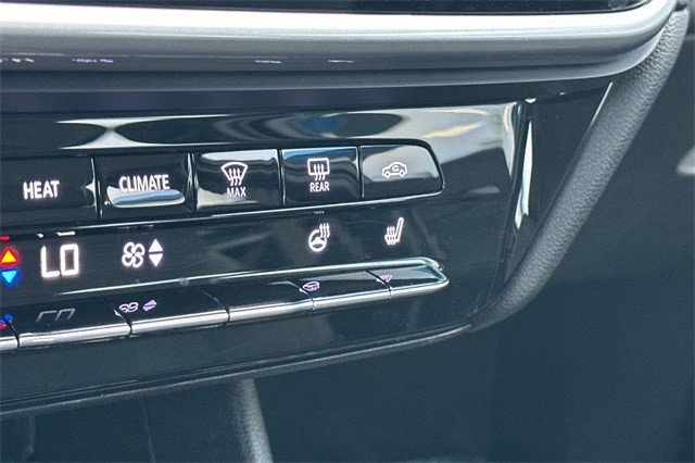 Certified 2022 Chevrolet Bolt EUV LT w/ Comfort Package image 29