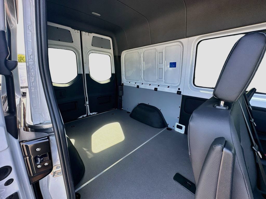 New 2026 Mercedes-Benz Sprinter 2500 image 33