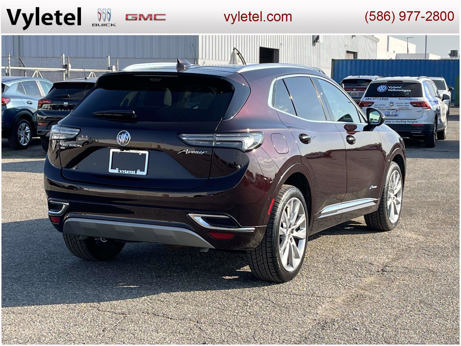 Certified 2023 Buick Envision Avenir image 3