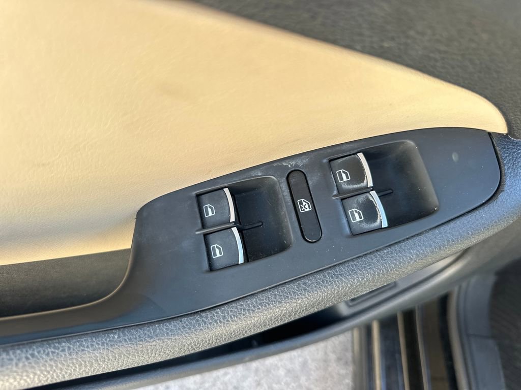 Used 2014 Volkswagen Jetta TDI FWD image 9