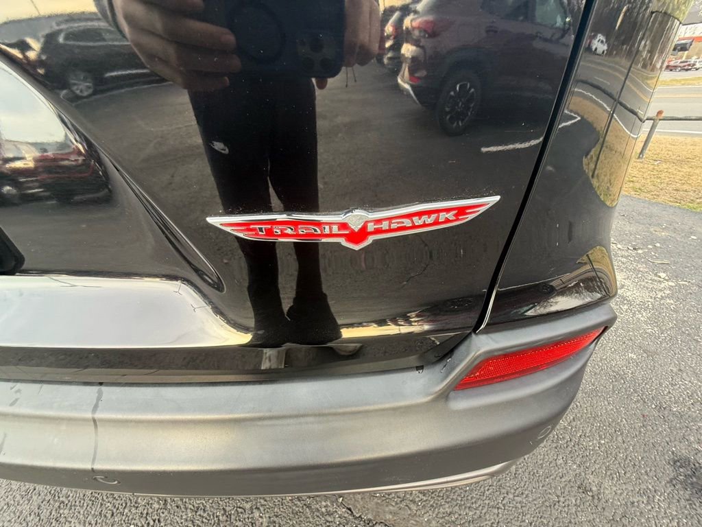 Used 2021 Jeep Cherokee Trailhawk w/ Premium Leather Package image 10