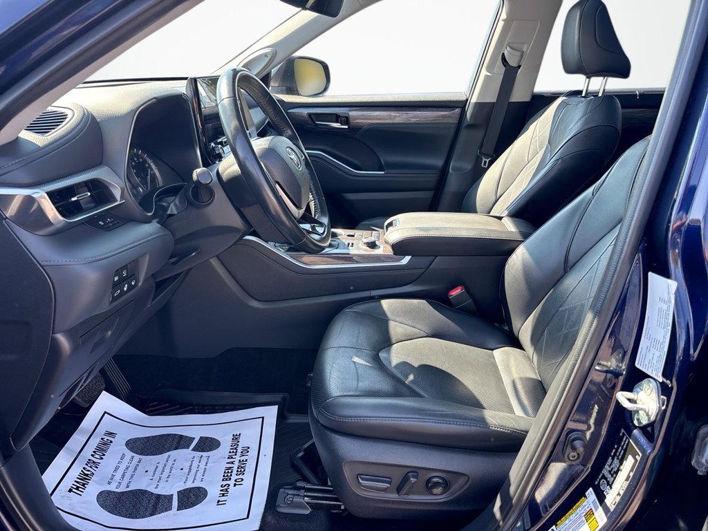 Used 2022 Toyota Highlander Platinum AWD/4WD image 25