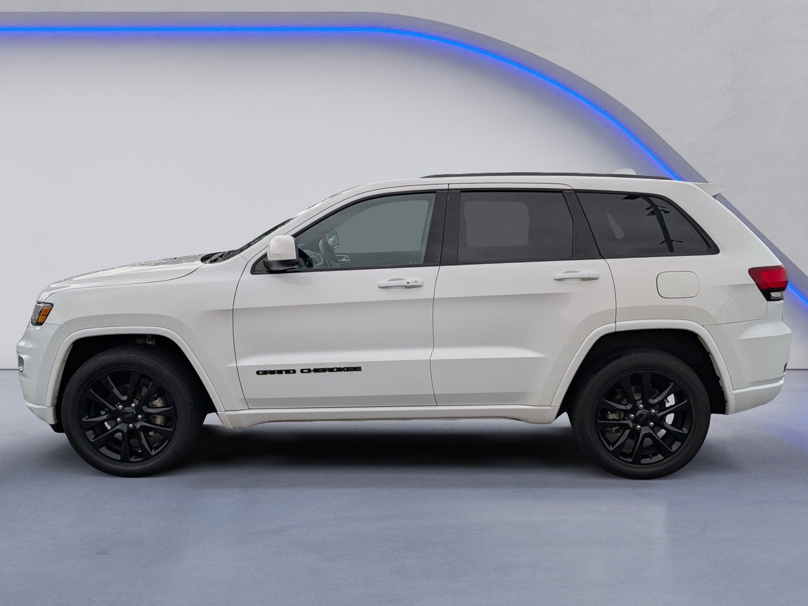 Used 2019 Jeep Grand Cherokee Laredo AWD/4WD image 6