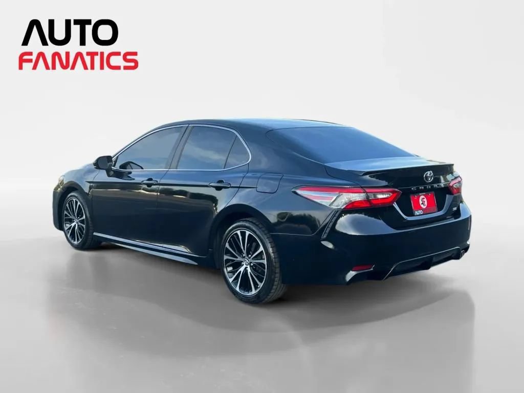 Used 2018 Toyota Camry SE FWD image 3