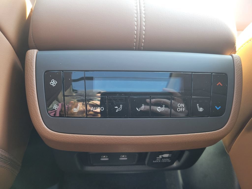 New 2026 Nissan Pathfinder Platinum w/ Cargo Package AWD/4WD image 32