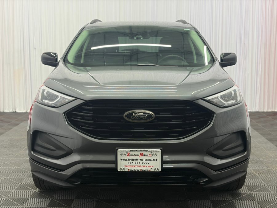 Used 2022 Ford Edge SE w/ Black Appearance Package image 3