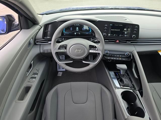 New 2026 Hyundai Elantra SEL Sport image 3