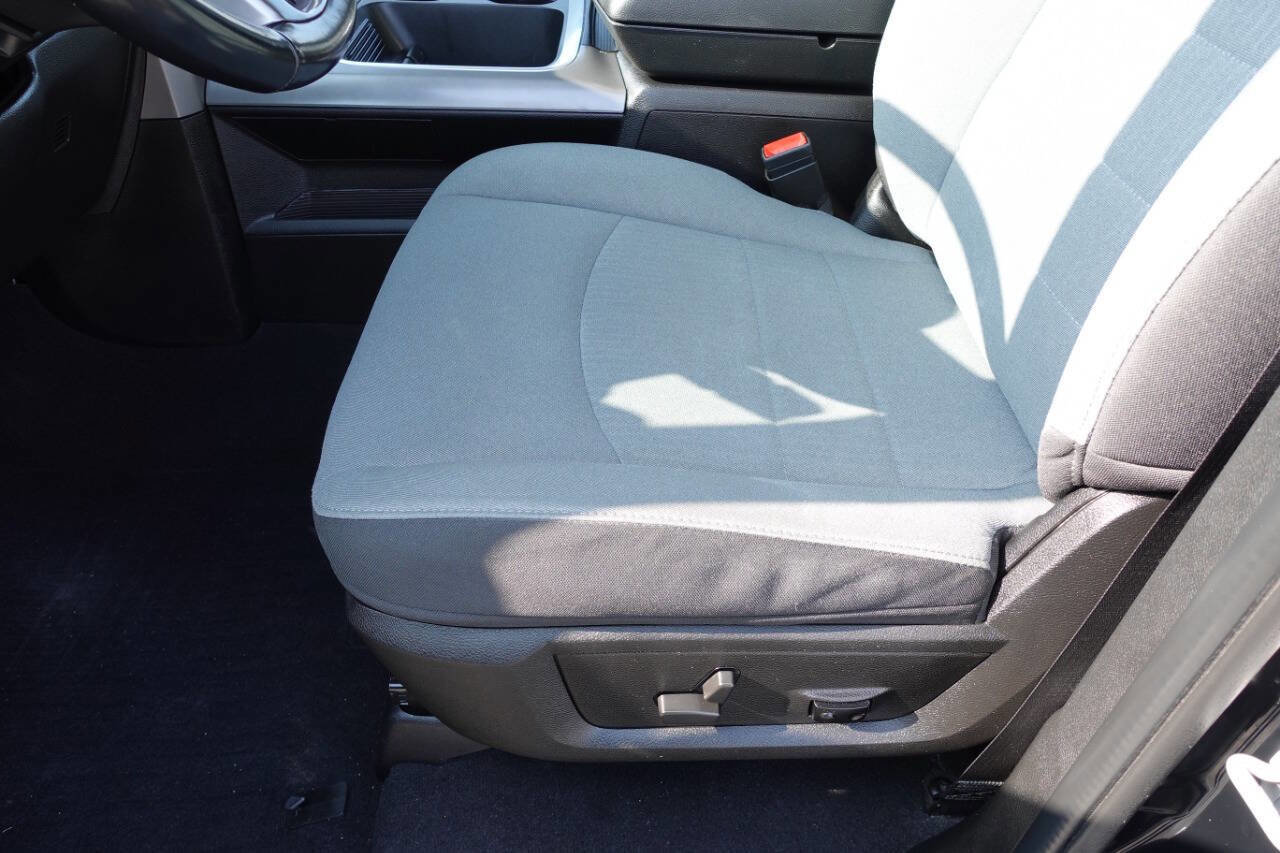 Used 2022 RAM 1500 Classic SLT w/ Electronics Convenience Group image 15