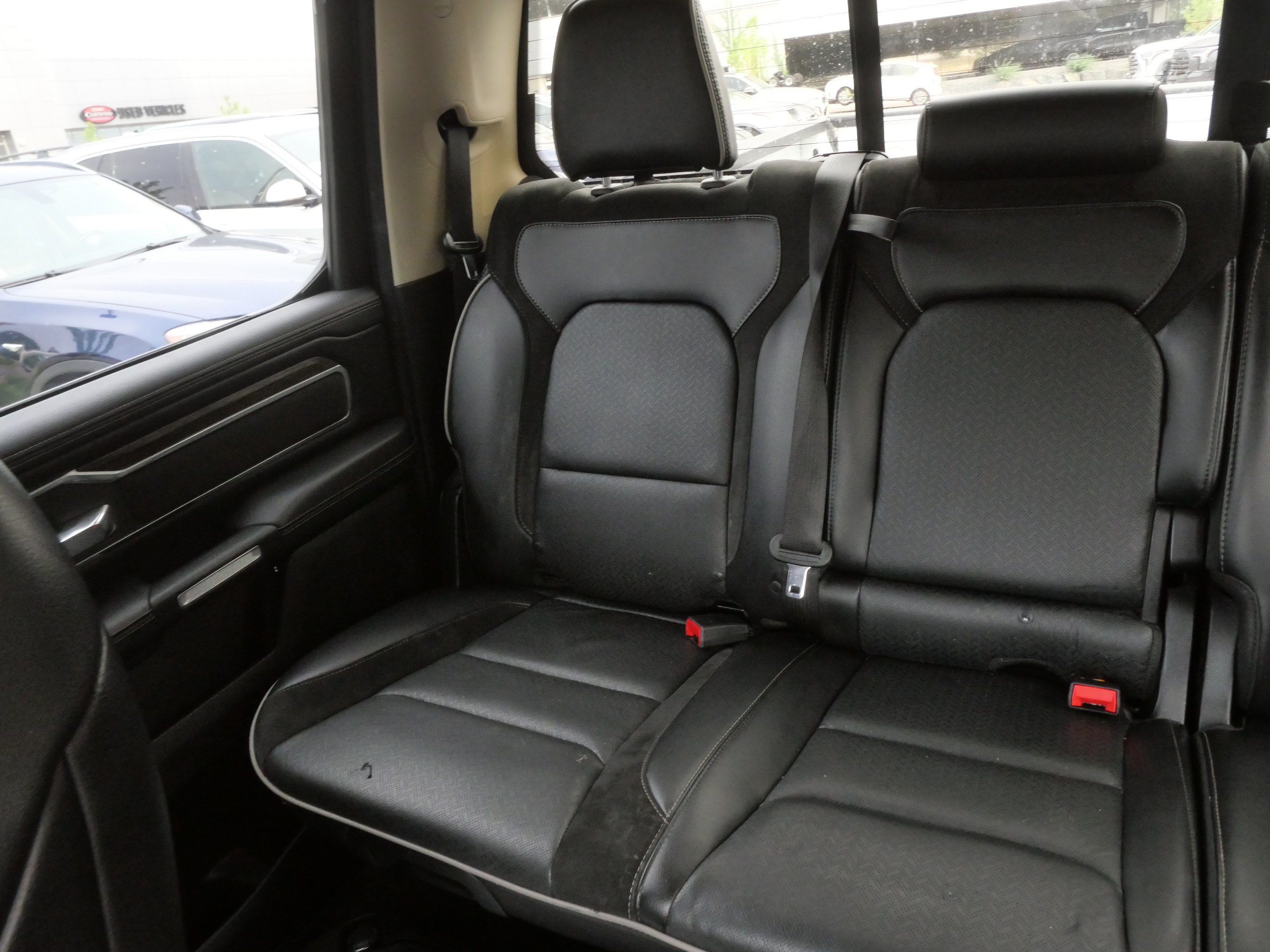 Used 2019 RAM 1500 Laramie AWD/4WD image 12