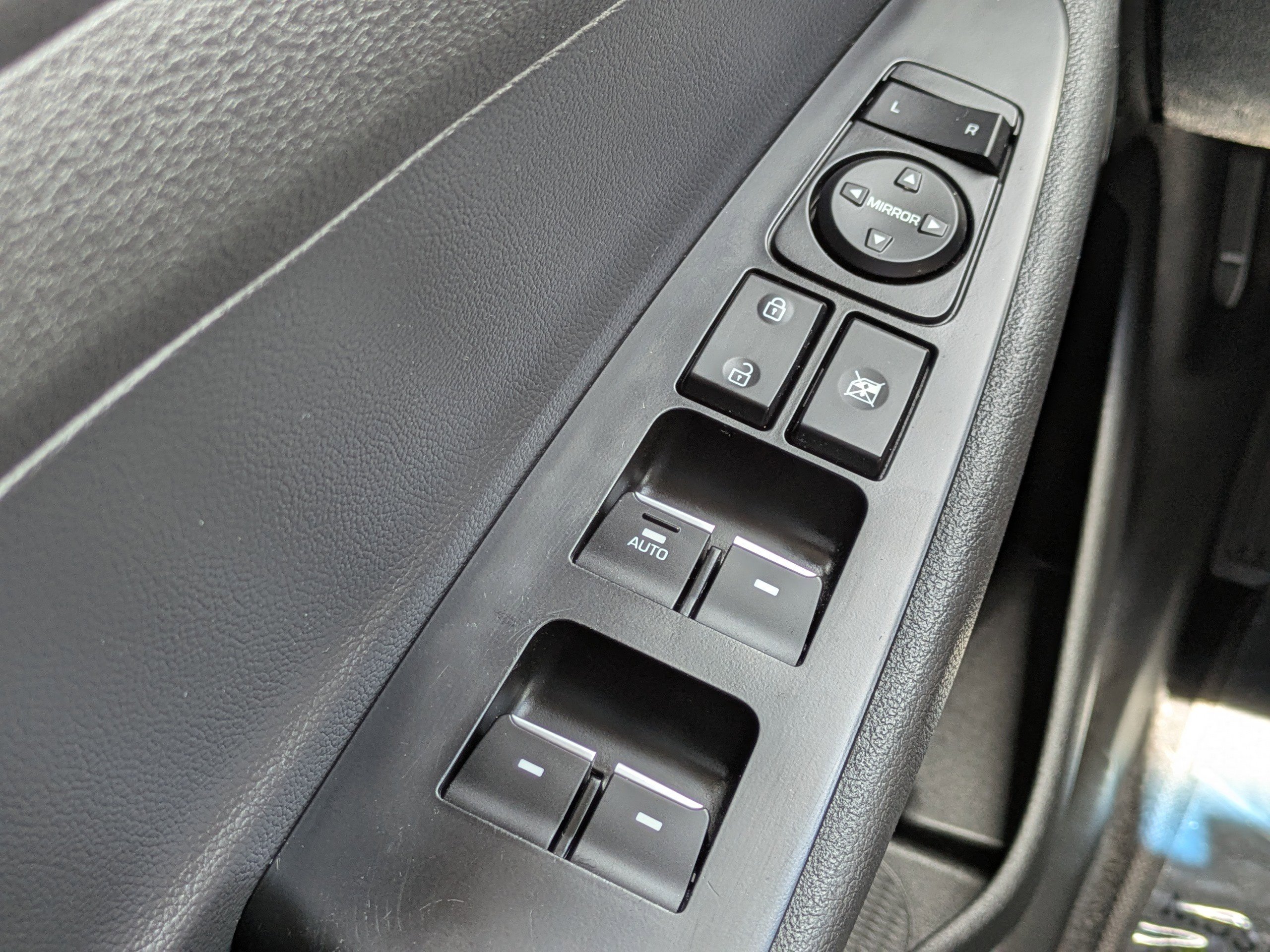 Used 2019 Hyundai Tucson Ultimate w/ Cargo Package FWD image 20