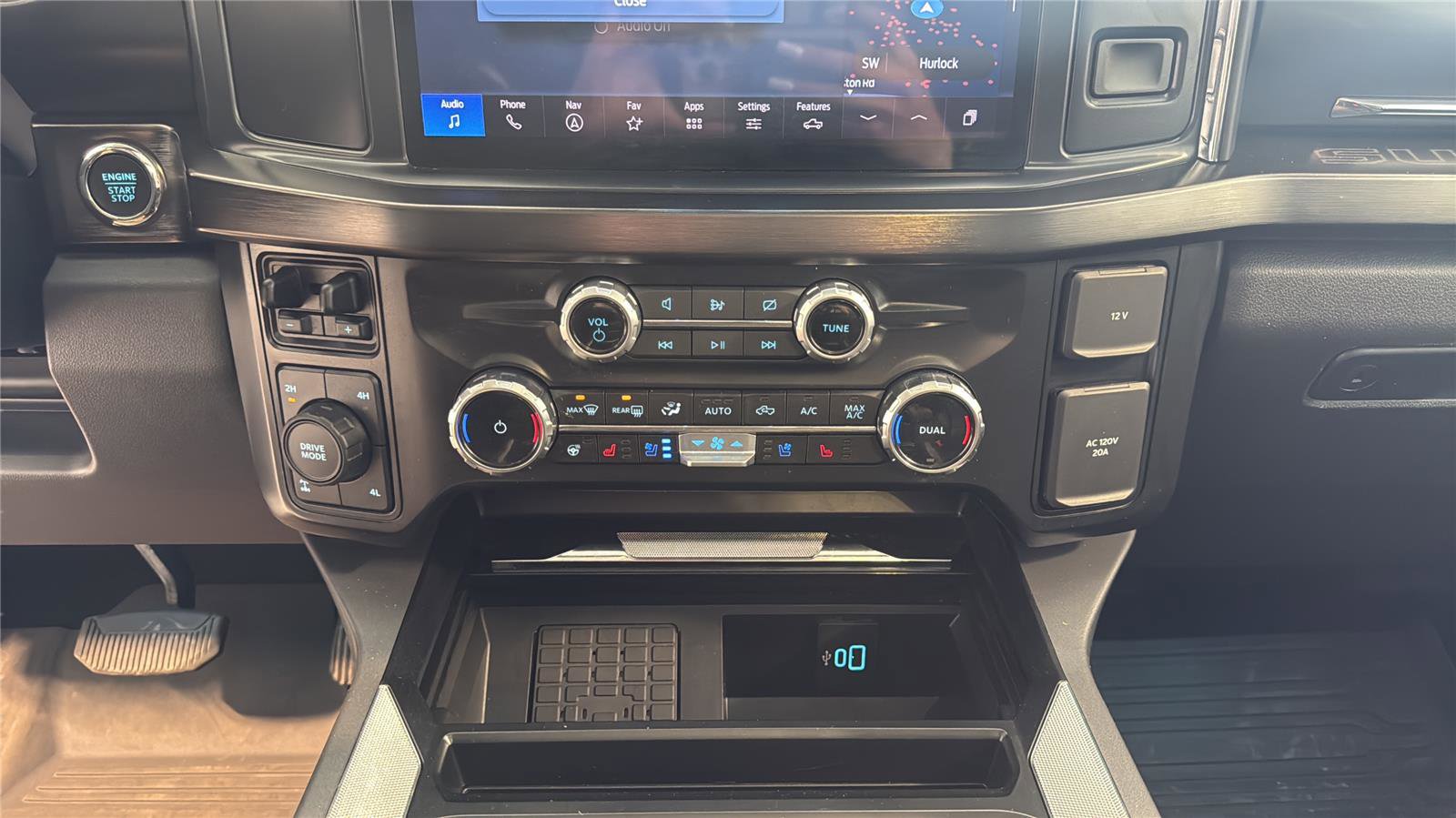 Certified 2024 Ford F250 Lariat w/ Sport Appearance Package image 22