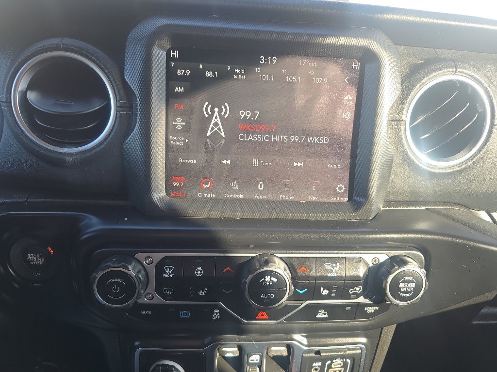 Used 2022 Jeep Wrangler Unlimited Sahara w/ Cold Weather Group image 27