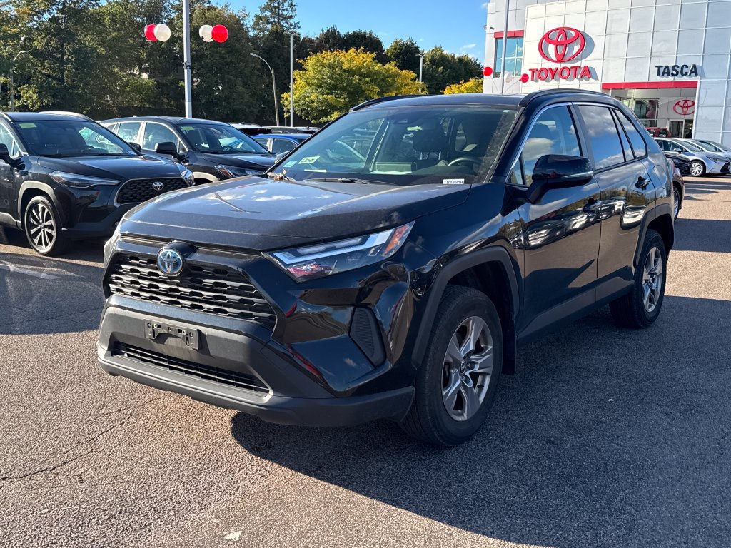 Used 2023 Toyota RAV4 XLE w/ Convenience Package AWD/4WD image 3