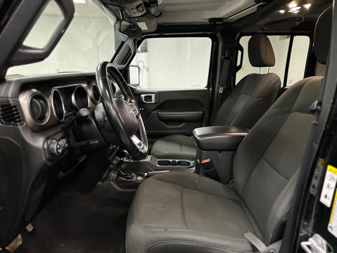 Used 2020 Jeep Gladiator Sport w/ Quick Order Package 24S AWD/4WD image 15