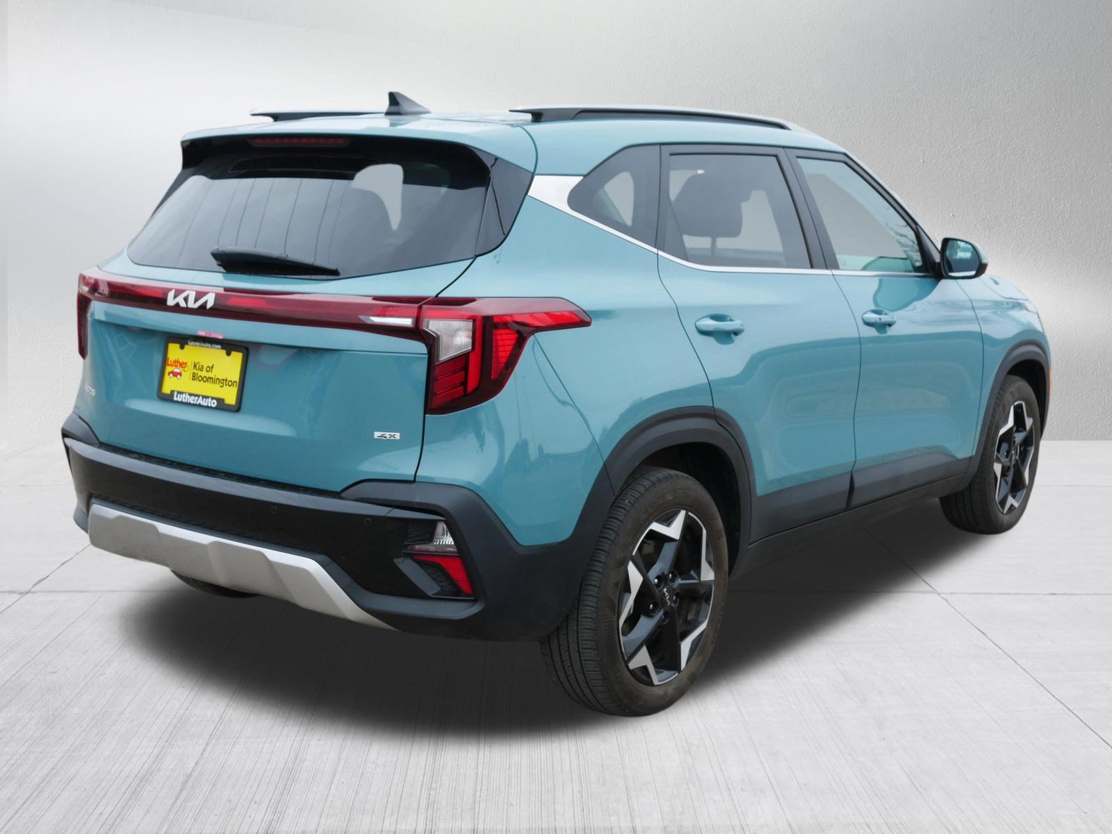 Certified 2025 Kia Seltos EX w/ EX Sunroof Package image 7