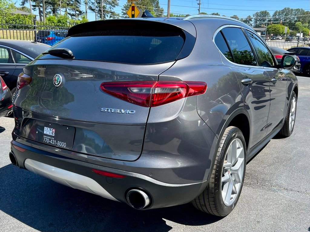 Used 2018 Alfa Romeo Stelvio Ti AWD/4WD image 9