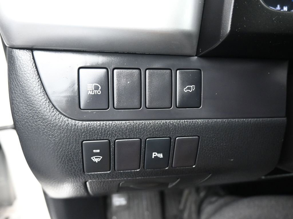 Used 2017 Toyota Highlander Limited w/ Protection Package #3 image 28