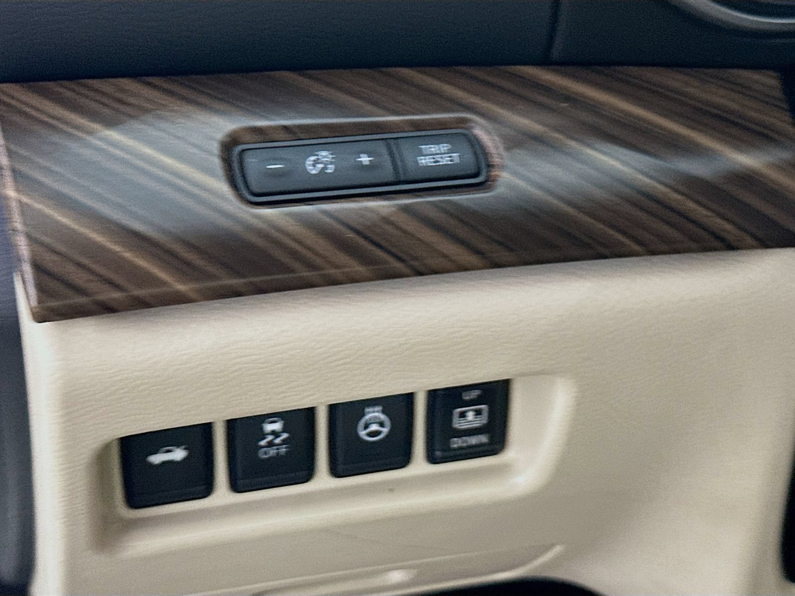 Used 2018 Nissan Maxima Platinum FWD image 10