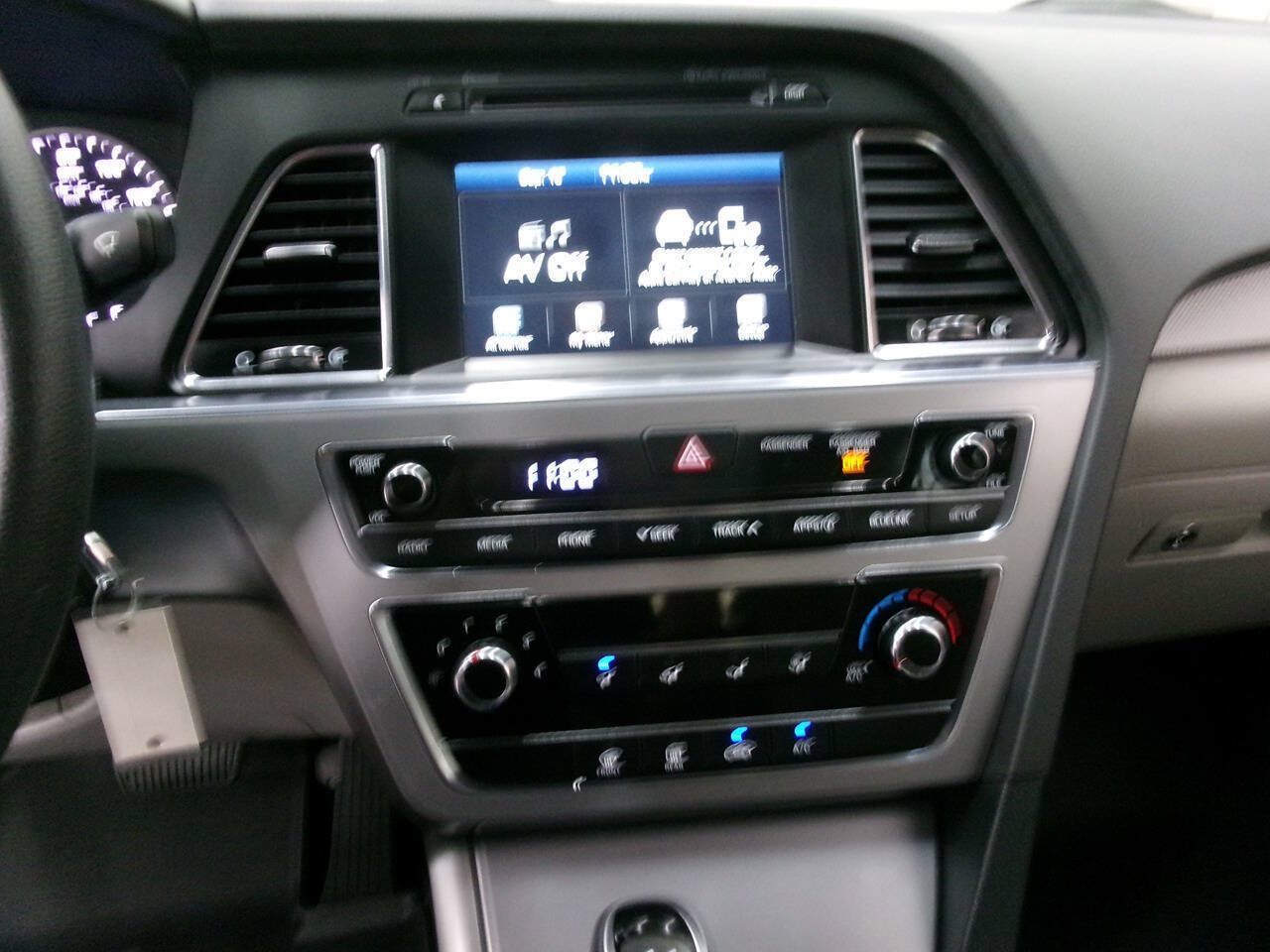 Used 2017 Hyundai Sonata SE FWD image 31