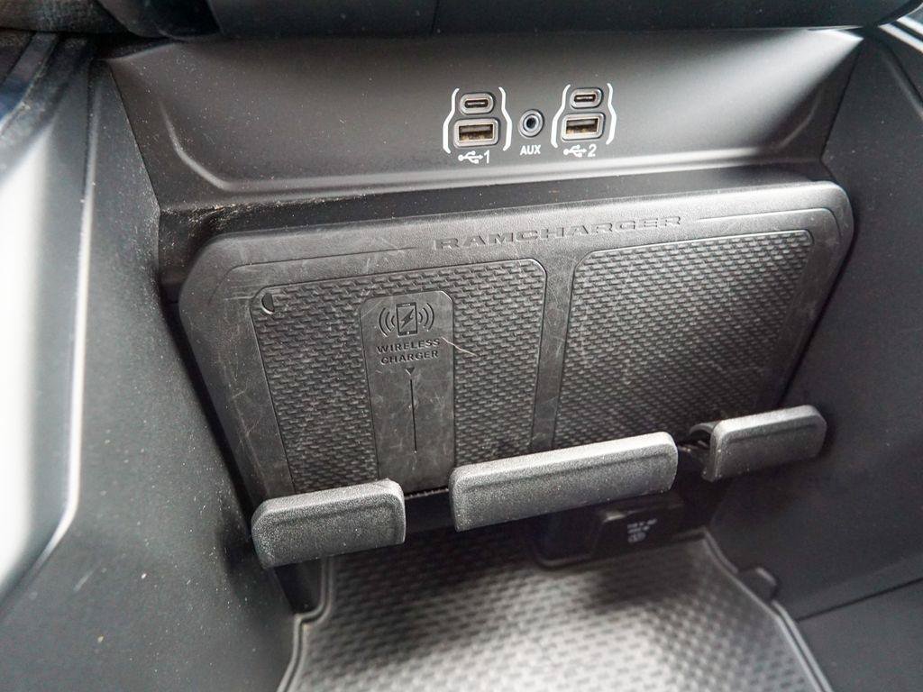 Used 2025 RAM 1500 Big Horn AWD/4WD image 31