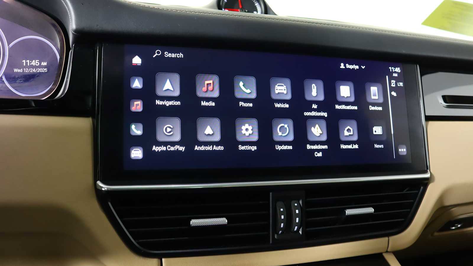 Used 2023 Porsche Cayenne GTS image 20