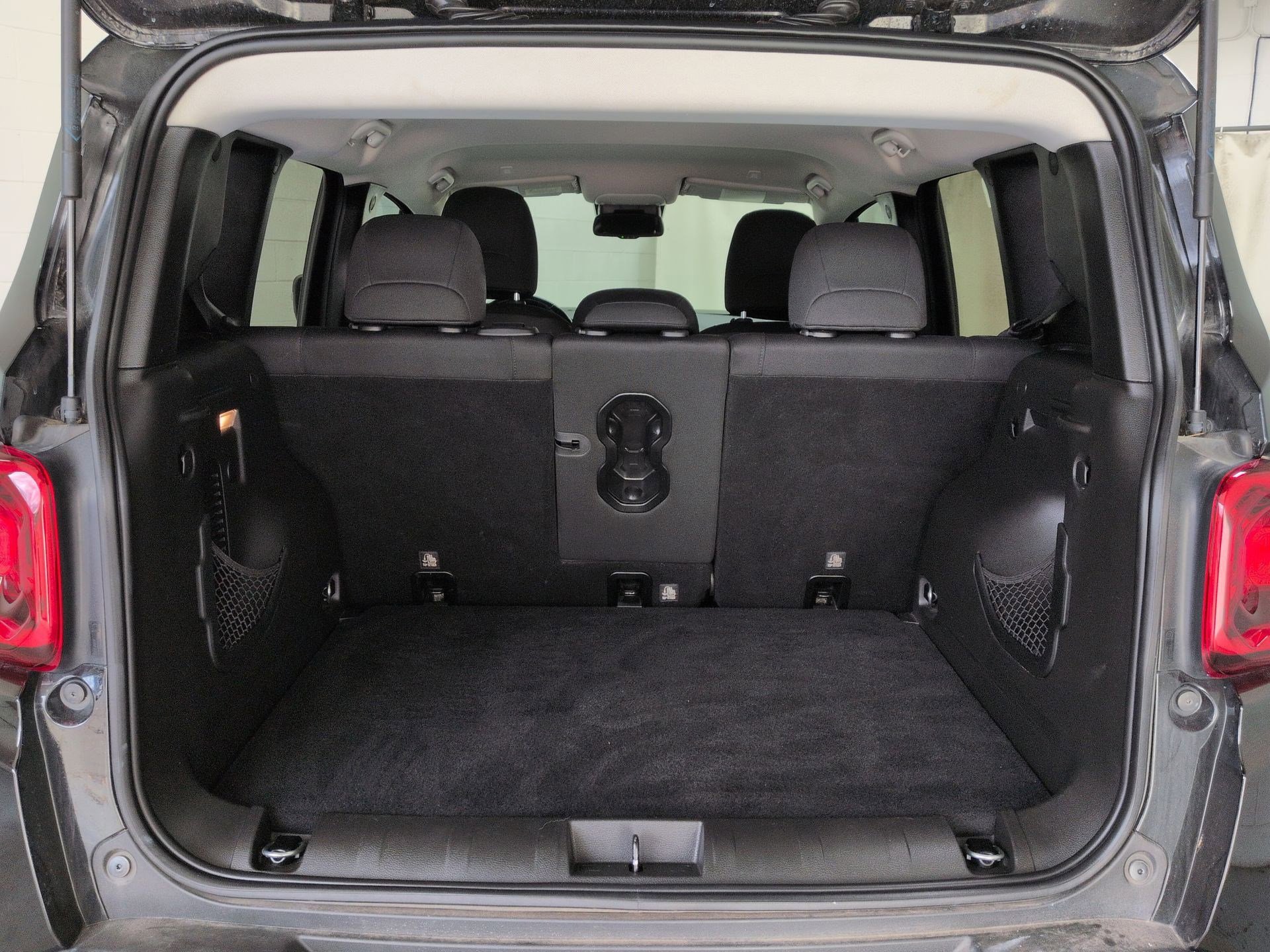 Used 2019 Jeep Renegade Trailhawk w/ LED Lighting Group image 22