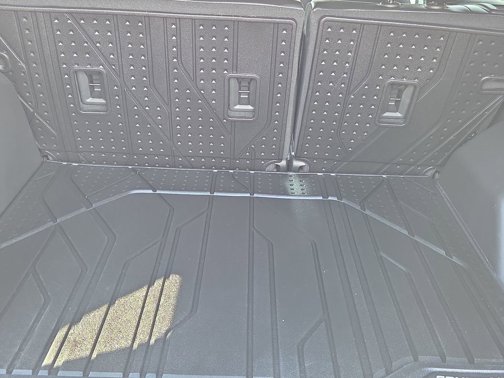 Certified 2023 Chevrolet Equinox RS w/ LPO, Floor Liner Package AWD/4WD image 30