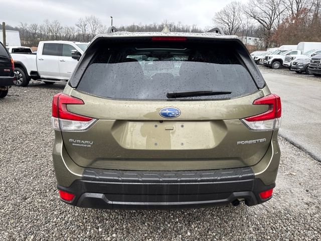 Used 2023 Subaru Forester Premium image 4