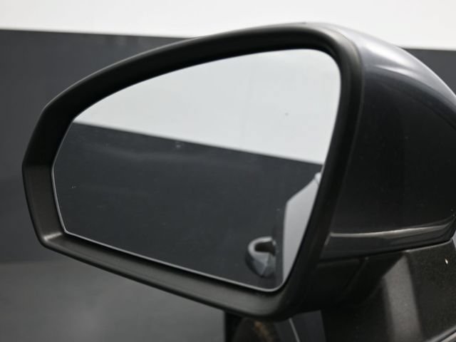 Used 2022 Volkswagen Taos SE FWD image 8