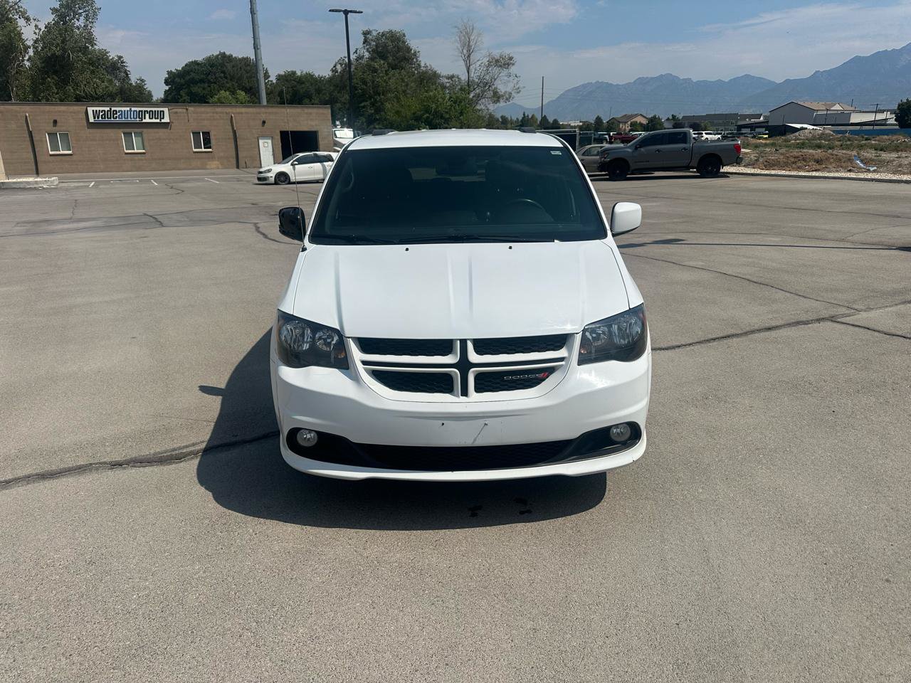 Used 2018 Dodge Grand Caravan GT FWD image 2