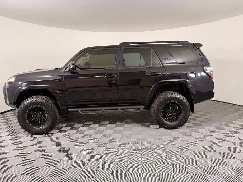 Used 2021 Toyota 4Runner TRD Off-Road AWD/4WD image 10