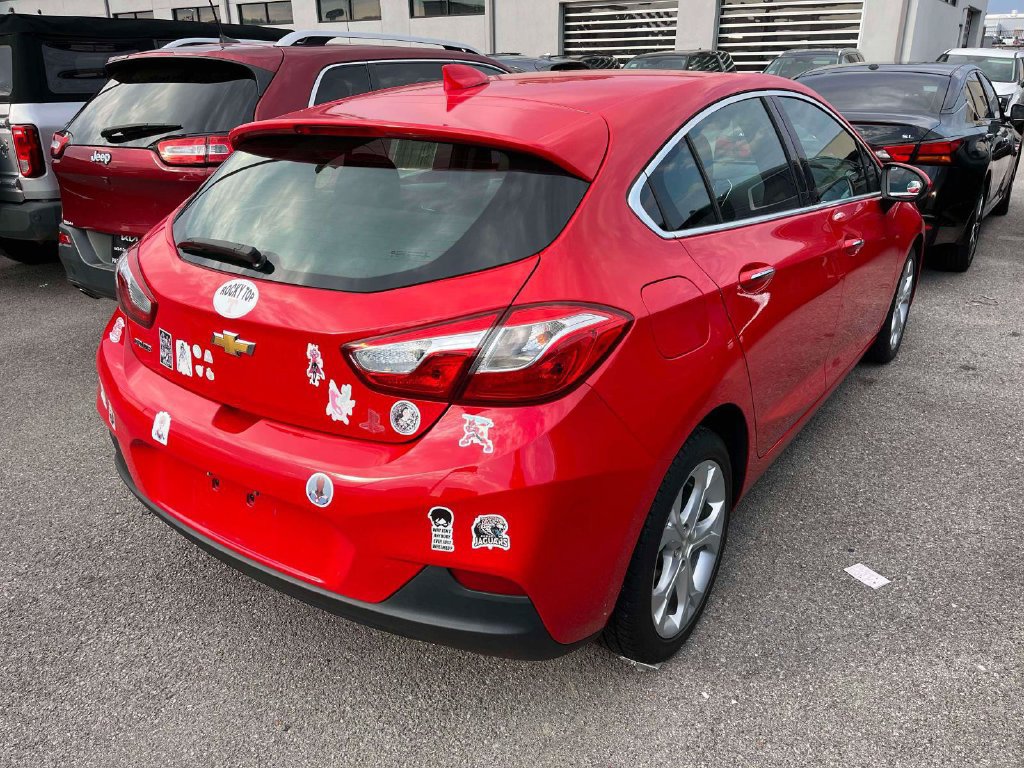 Used 2018 Chevrolet Cruze Premier FWD image 2