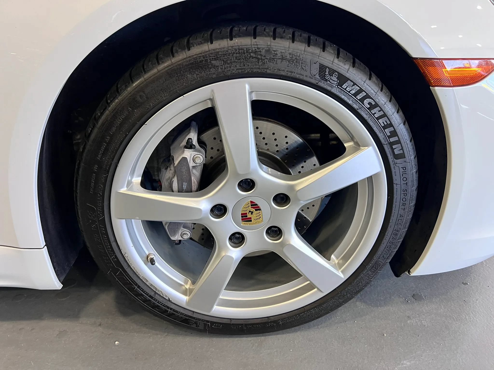 Used 2018 Porsche 718 Boxster RWD image 30