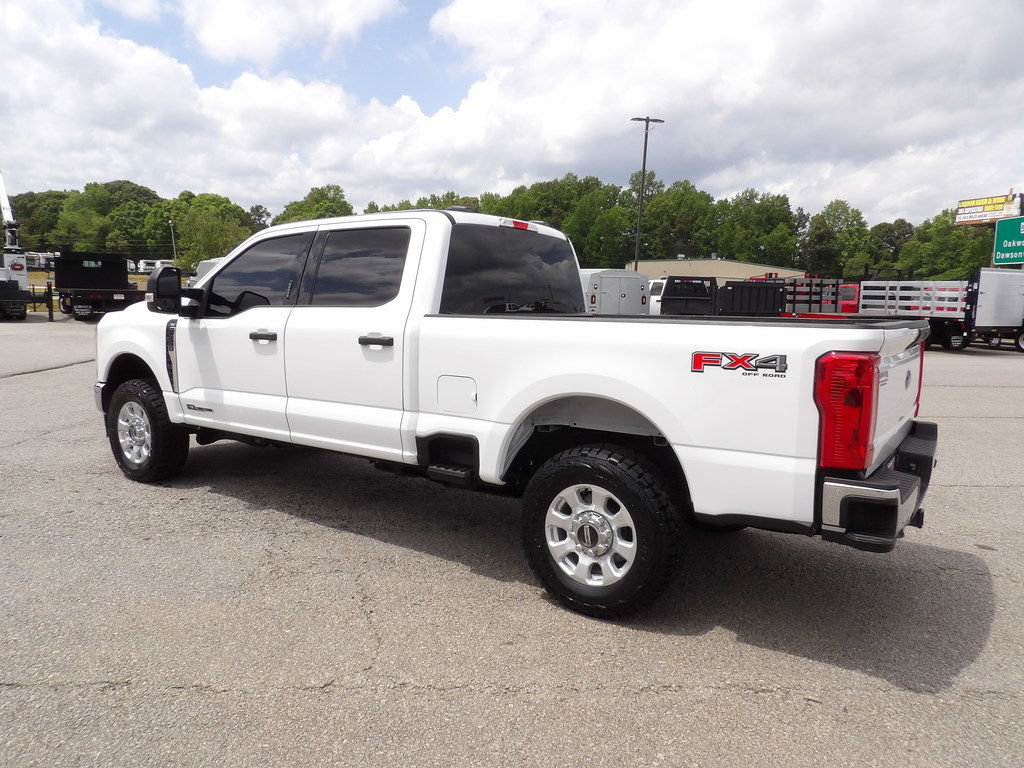 Used 2024 Ford F250 XLT w/ FX4 Off-Road Package AWD/4WD image 4