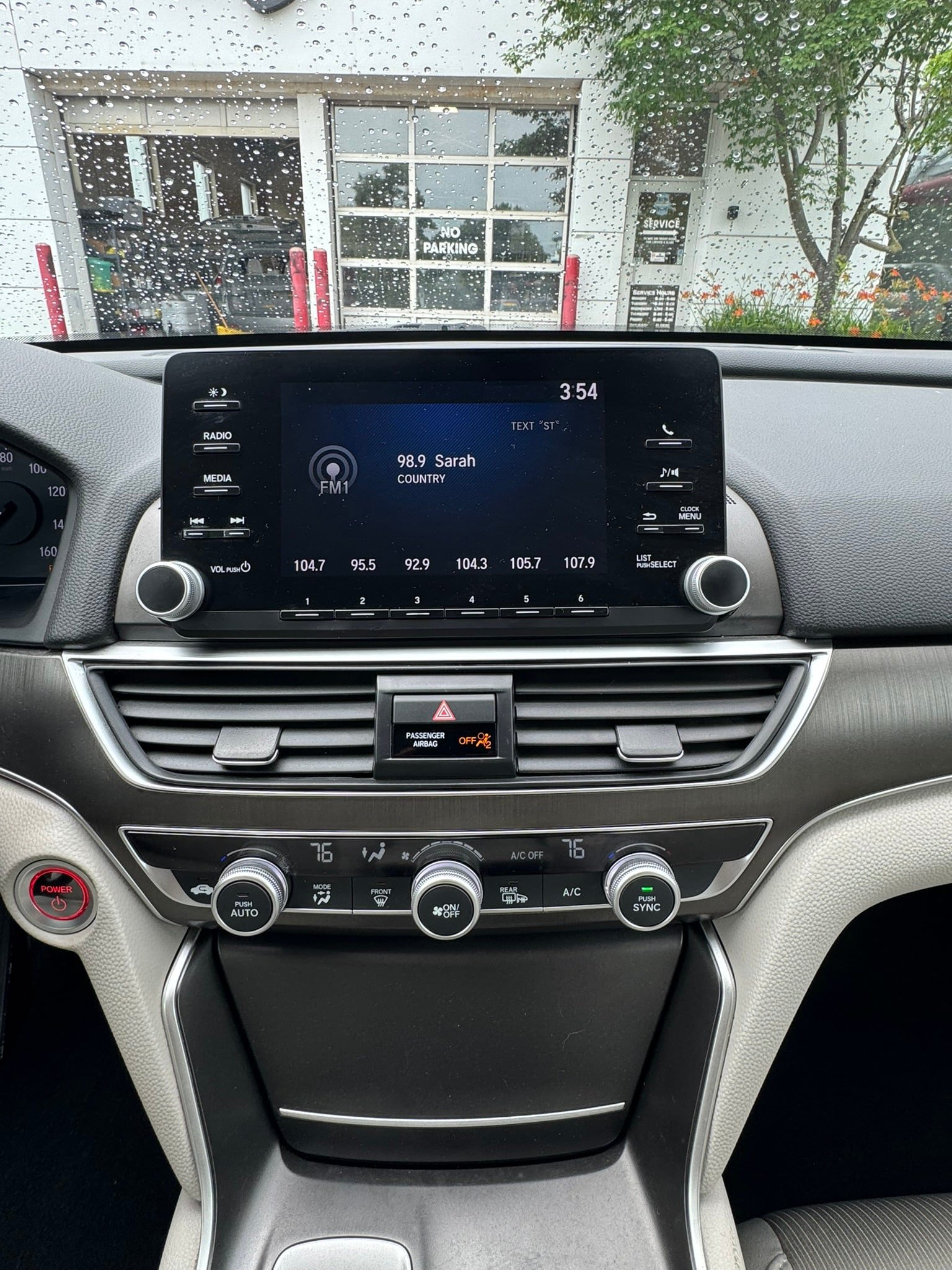 Used 2018 Honda Accord Hybrid image 15