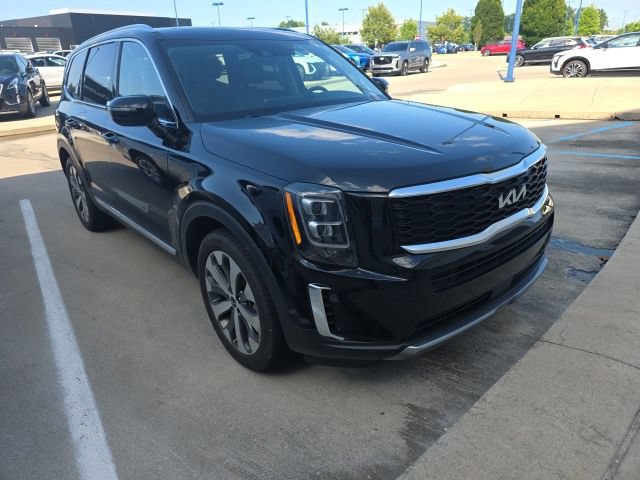 Used 2022 Kia Telluride EX w/ EX Premium Package AWD/4WD image 3