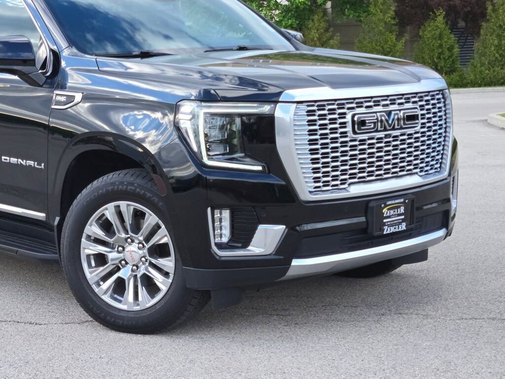 Used 2023 GMC Yukon XL Denali AWD/4WD image 2