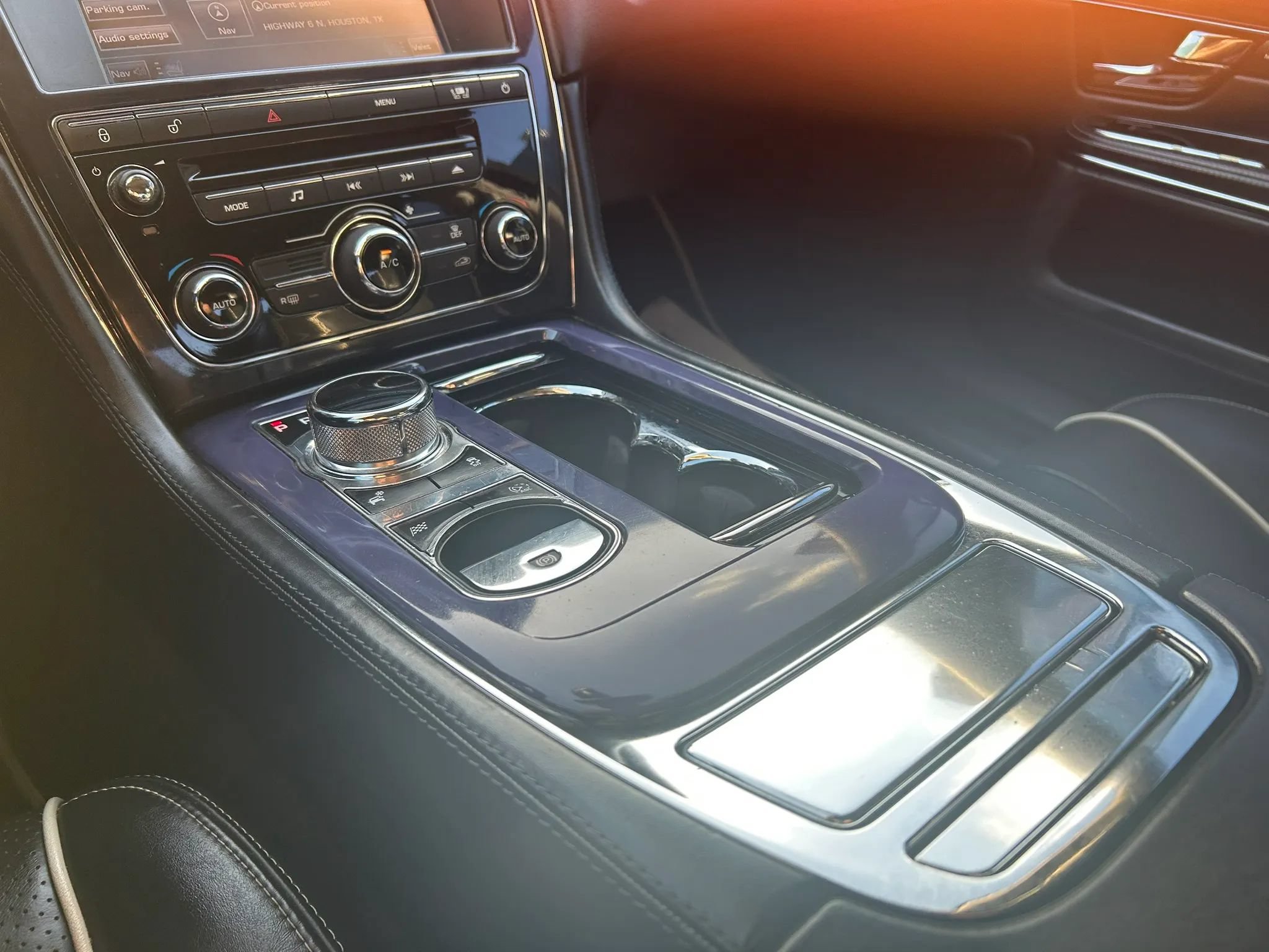 Used 2011 Jaguar XJ L RWD image 30