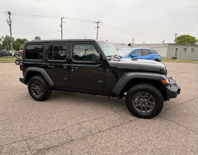 Used 2025 Jeep Wrangler Unlimited Sport AWD/4WD image 7