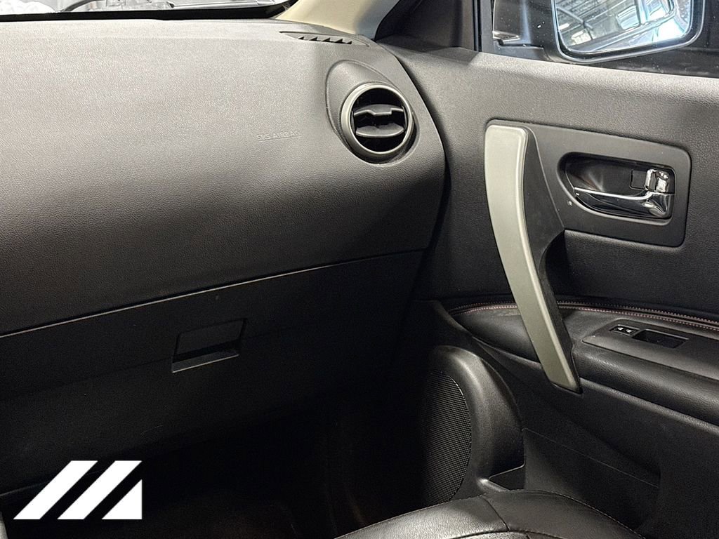 Used 2012 Nissan Rogue SL AWD/4WD image 27