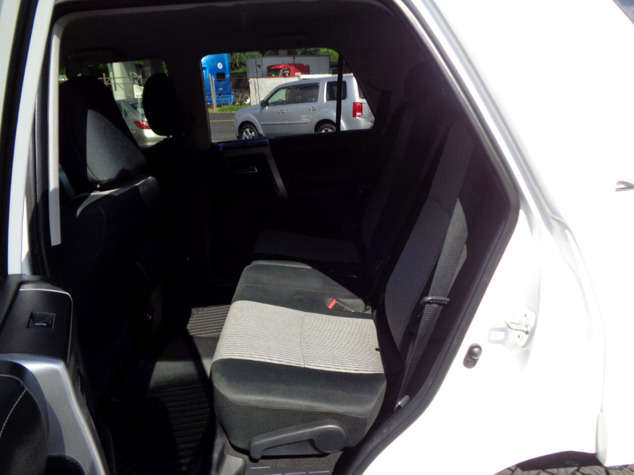 Used 2017 Toyota 4Runner SR5 image 25