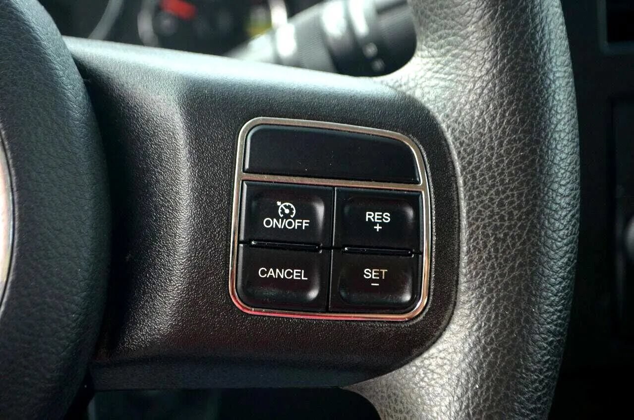Used 2012 Jeep Liberty Sport RWD image 31