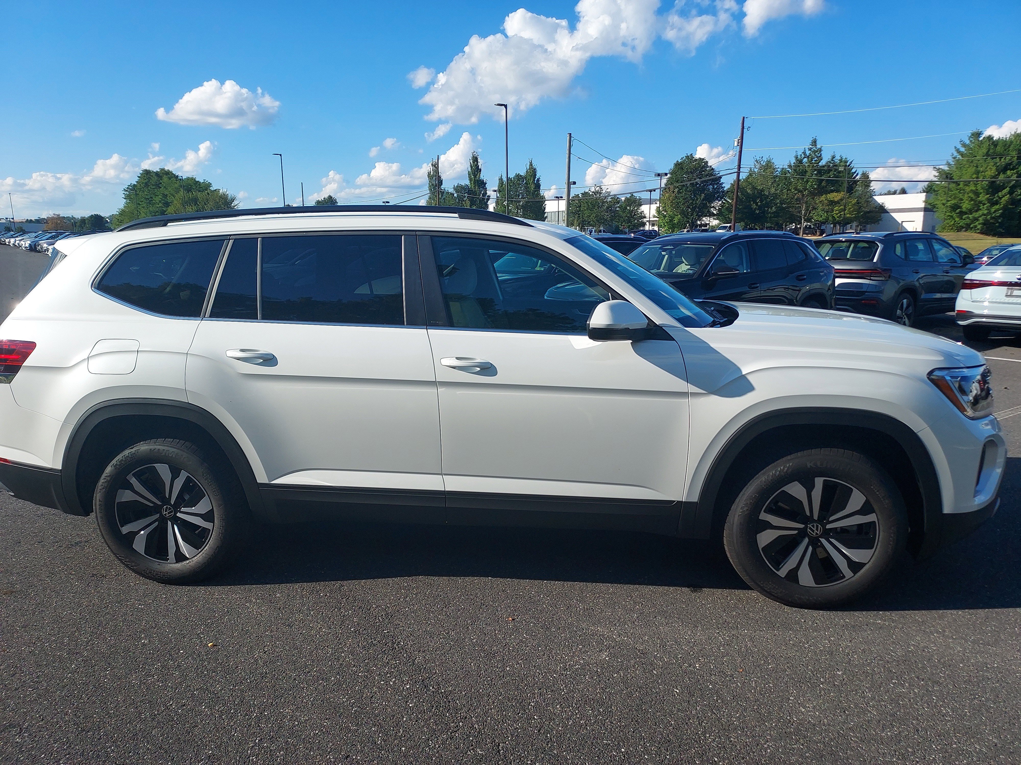 New 2026 Volkswagen Atlas SE image 4